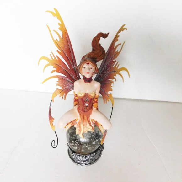 Seated brown faerie on crystal ball VGU - Picture 1 of 6